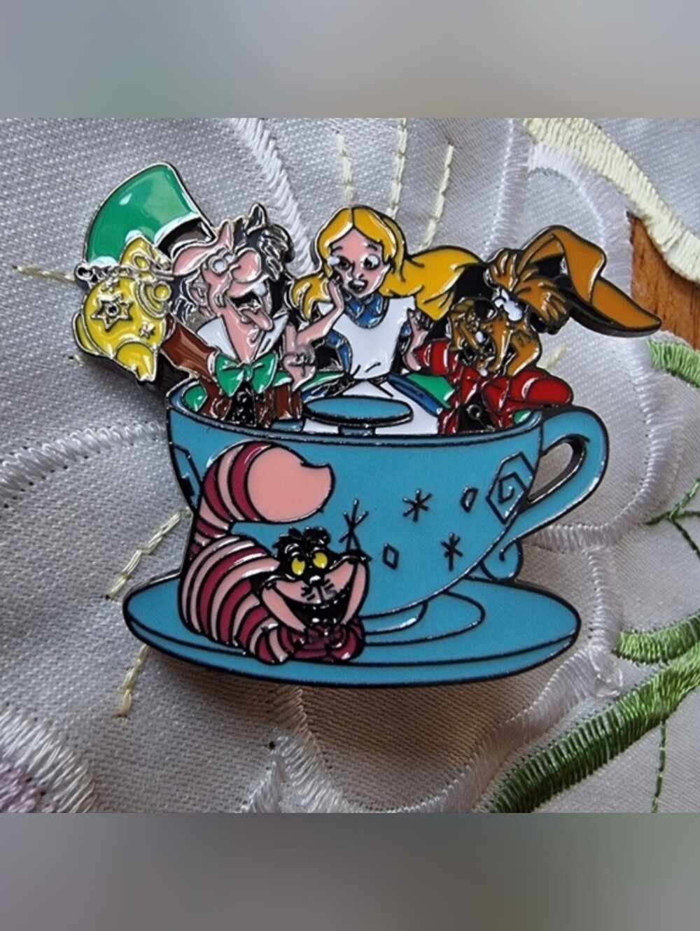Alice in Wonderland Teacup Mad Tea Party Enamel Pin - Cheshire Cat, Mad Hatter